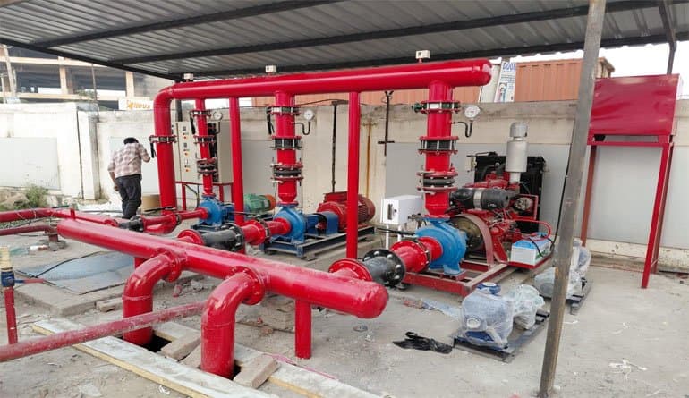 Vertical multistage in-line jockey pressurization pump for static pressure maintenance